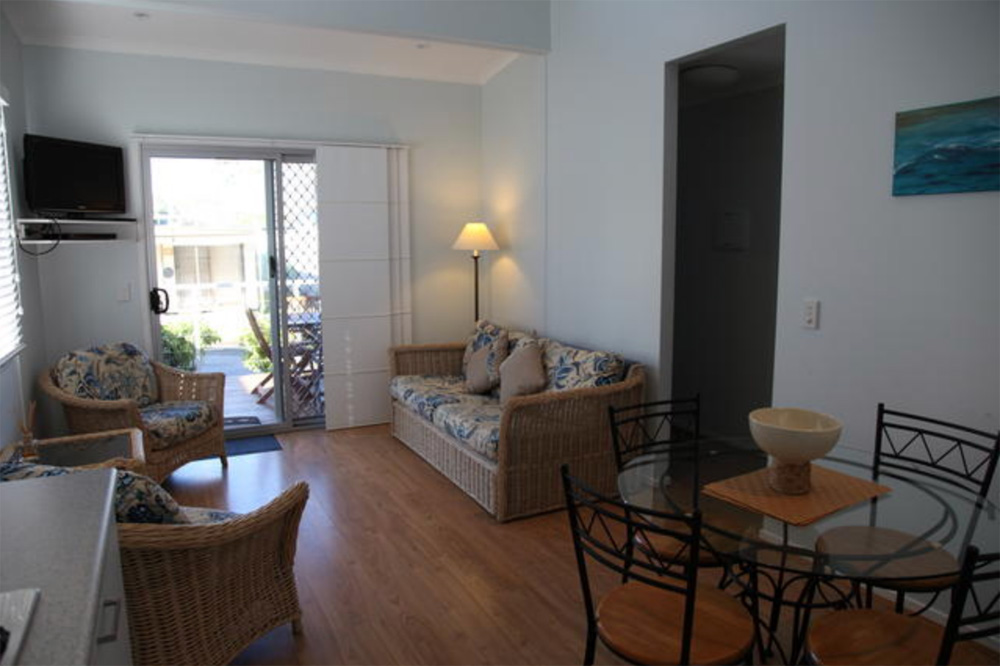 <h2><span style="color: #11a6d7;">The Blue Cabin</span></h2>